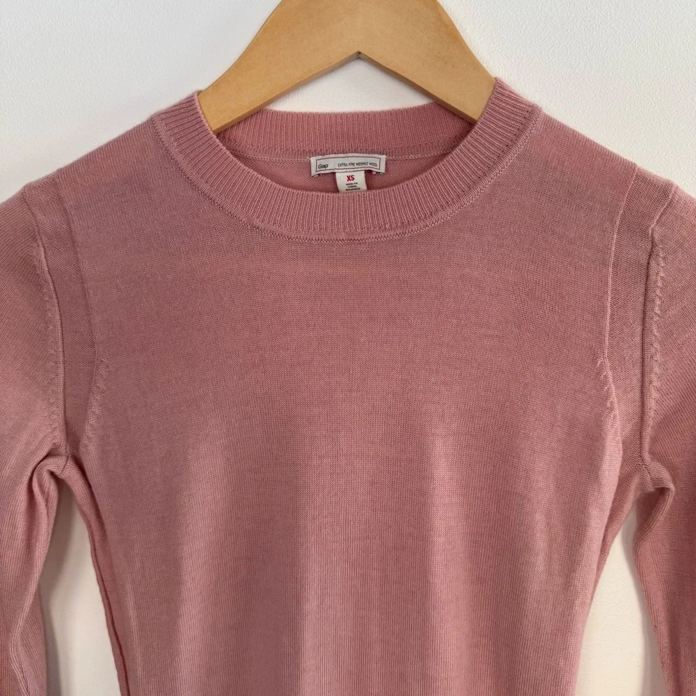 GAP lightweight knit